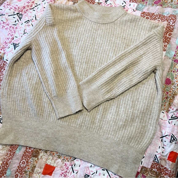 H&M Women's Beige Crew Neck Oversized Sweater M - Picture 3 of 7